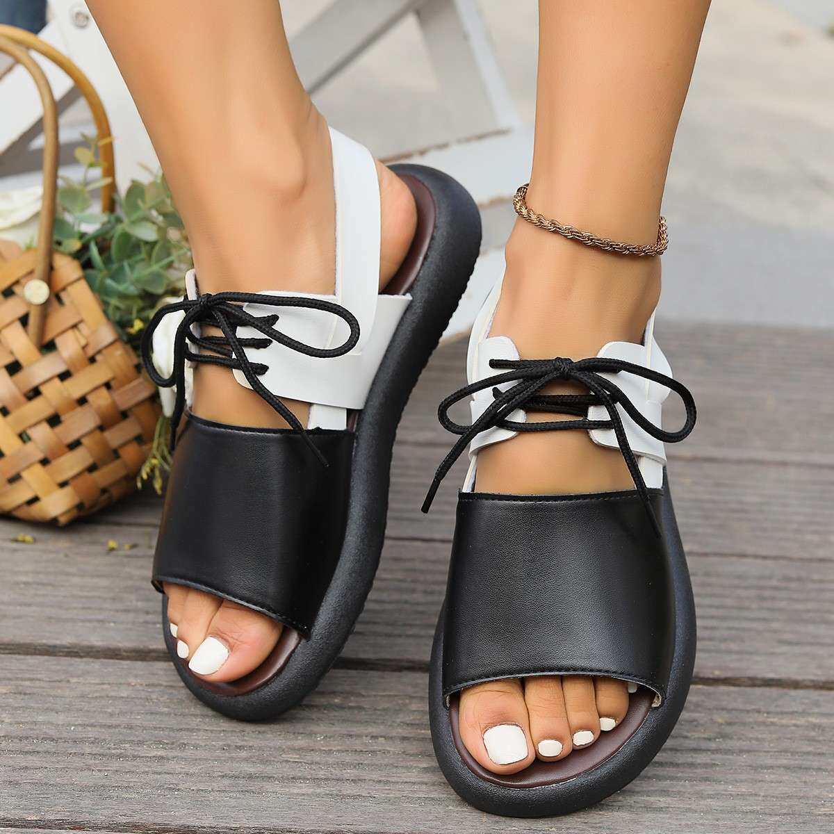 women shoes新款外贸大码平底凉鞋女休闲拼色沙滩罗马凉鞋女2024