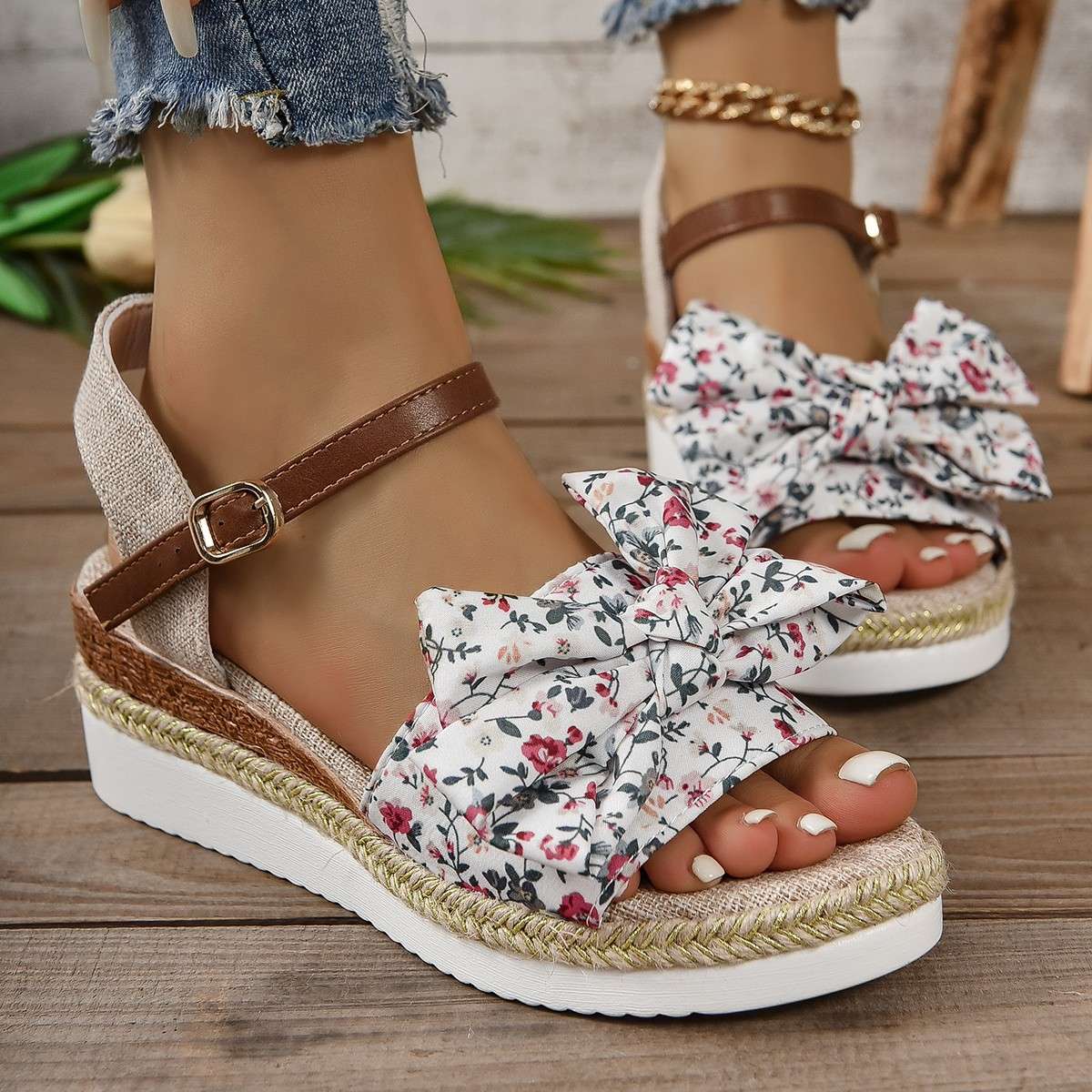women shoes绳底厚底凉鞋女夏季现货一字带搭扣鱼嘴坡跟凉鞋2024