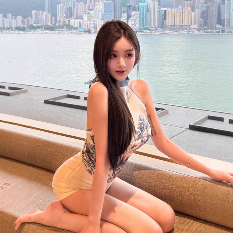 千金小姐名媛气质印花挂脖上衣女夏纯欲风性感露背短款背心