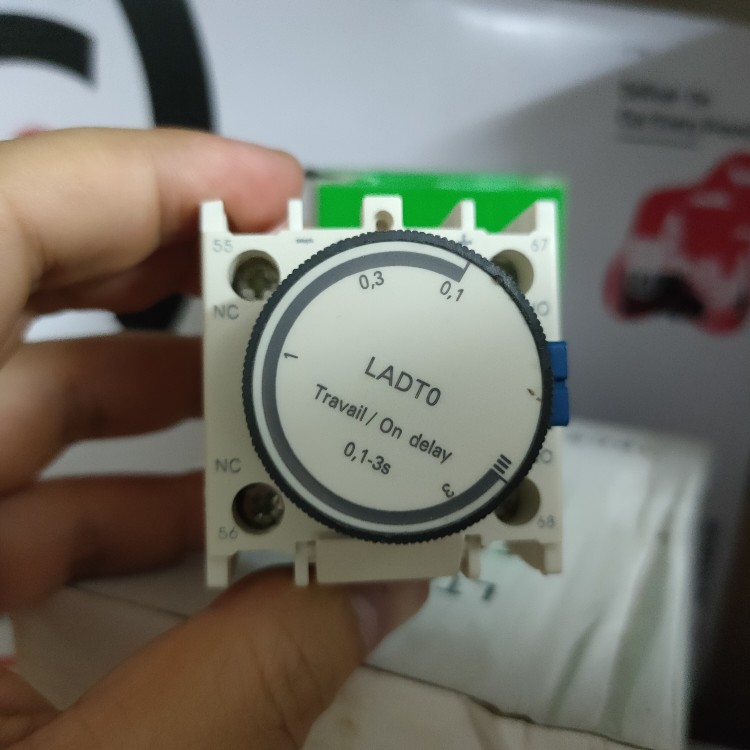 LC1交流接触器专用延时触头模块 LADT0 (0.1-30S)