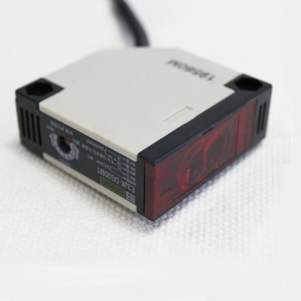 光电开关传感器 E3JK-DS30M1 漫反射型 12-240VAC/DC