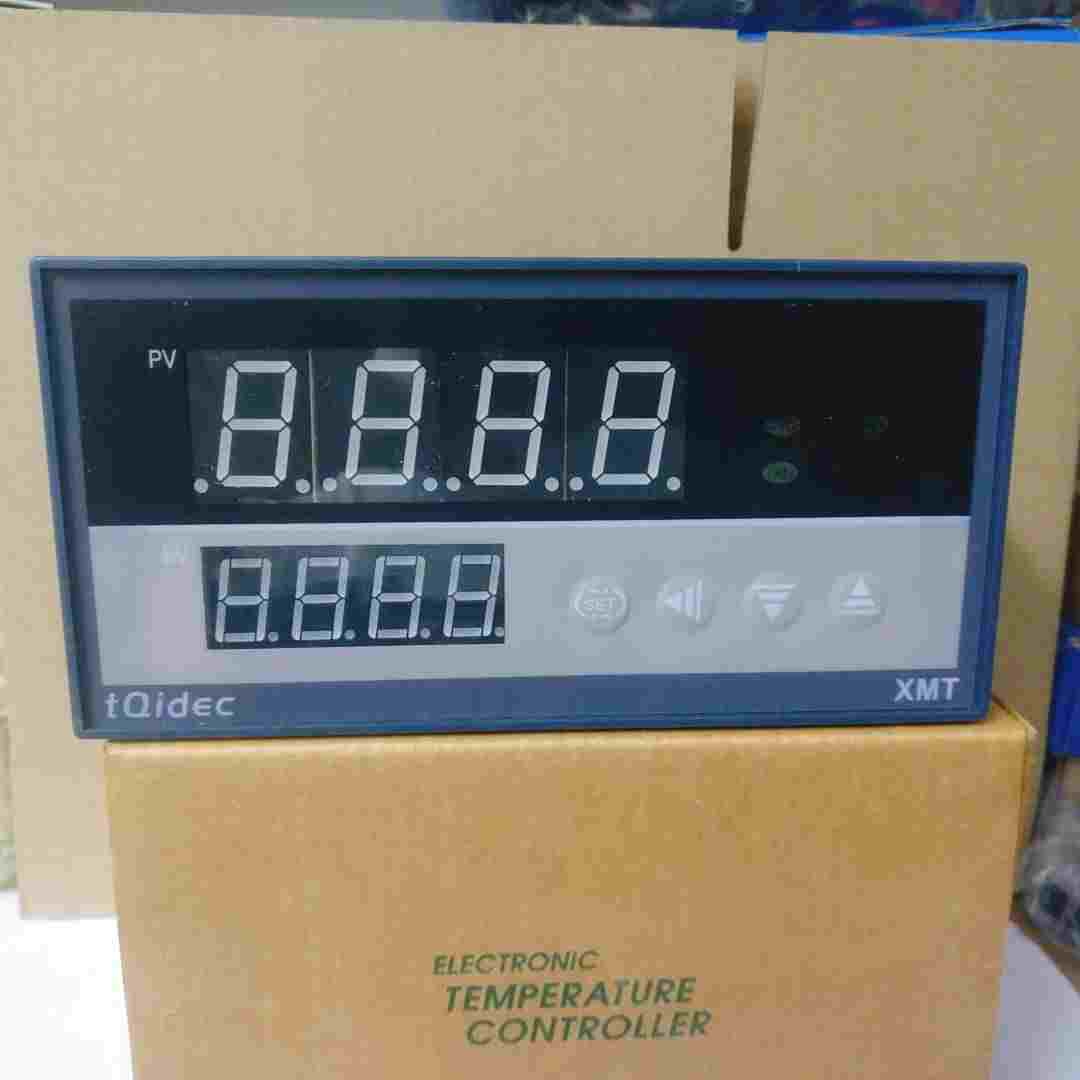 数显智能温度调节温控表 XMT-8411 （K400/继电器）80*160