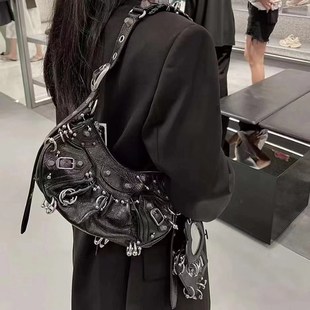 2023新款 潮 网红女包p时尚 气质暗黑重工机车包铆钉单肩斜挎包个性