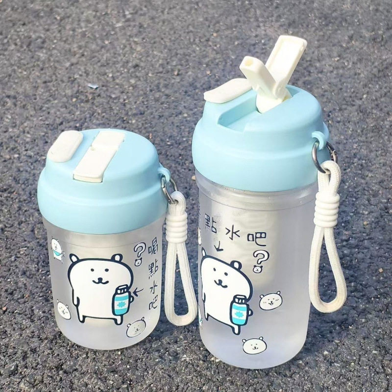 自嘲熊吸管水杯女生2025新款高颜值外出塑料杯泡茶夏日学生yj绢花
