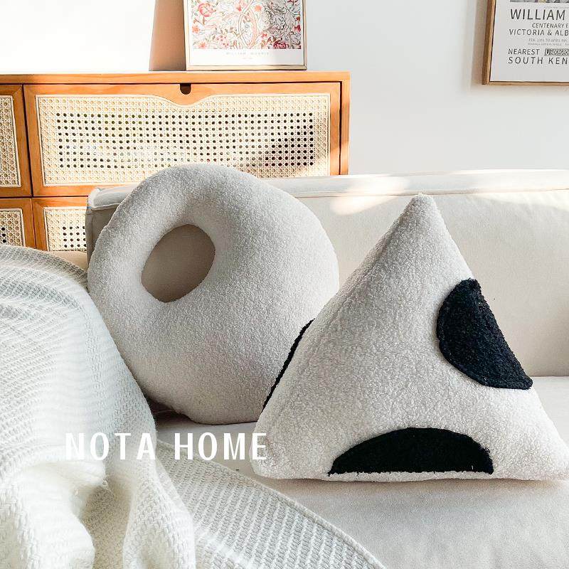 毛绒抱枕可爱车上内靠垫长条枕女生办公室沙发睡觉女生含枕芯圆形