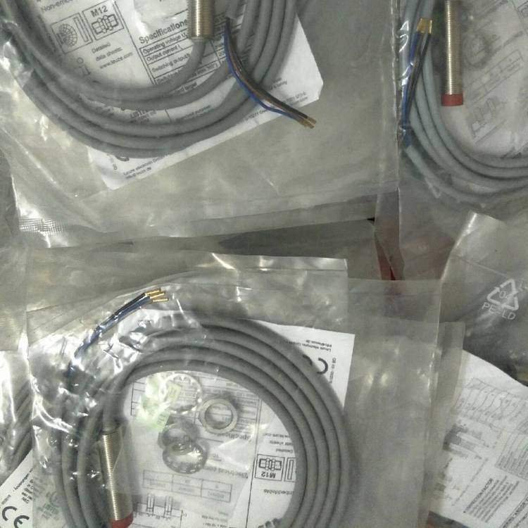 Leuze劳易测接近开关IS 112MM/4NO-4E0/ISS 212MM/2NC-8N0-M12