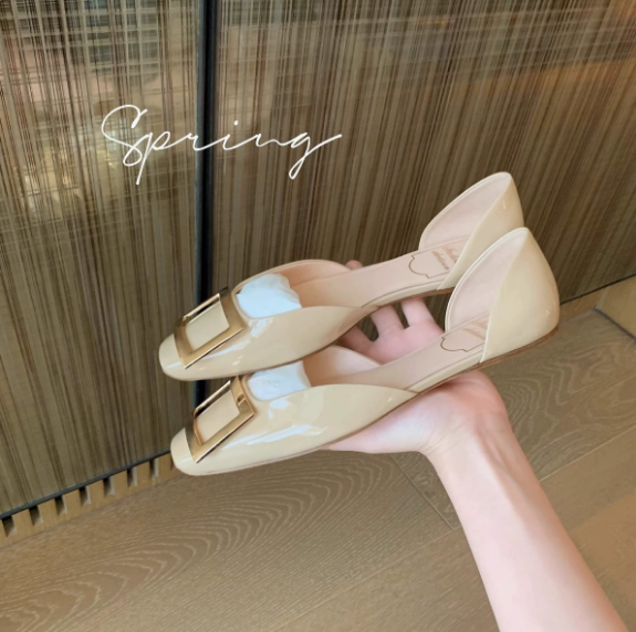 裸色小香风一脚蹬气质方扣漆皮仙女风方头浅口中空平底单鞋女夏季