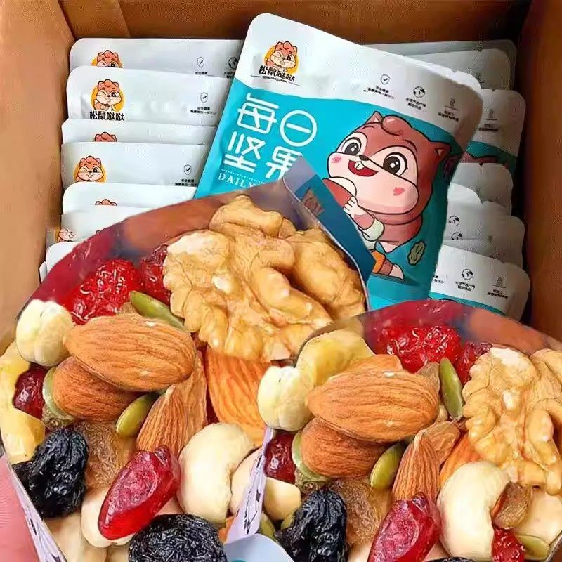 每日坚果混合果仁腰果巴旦木核桃仁营养美味休闲零食年货独立包装