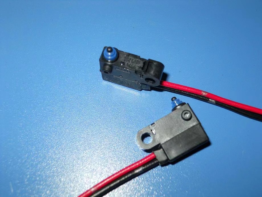 供应原装进口omron D2HW-C202MR 防水超小型带线 常闭型微动开关