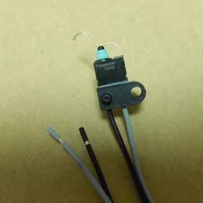 供应类似松下ASQM11638-B小型防水微动开关带线 弯杆密封防水罩