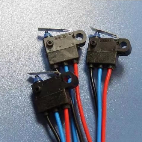 全新原装 OMRON欧姆龙D2HW-C261M微动开关 密封防水直柄限位开关