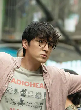 胡歌走走停停佩戴同款曾永GMS805超轻纯钛时尚近视眼镜可配防蓝光