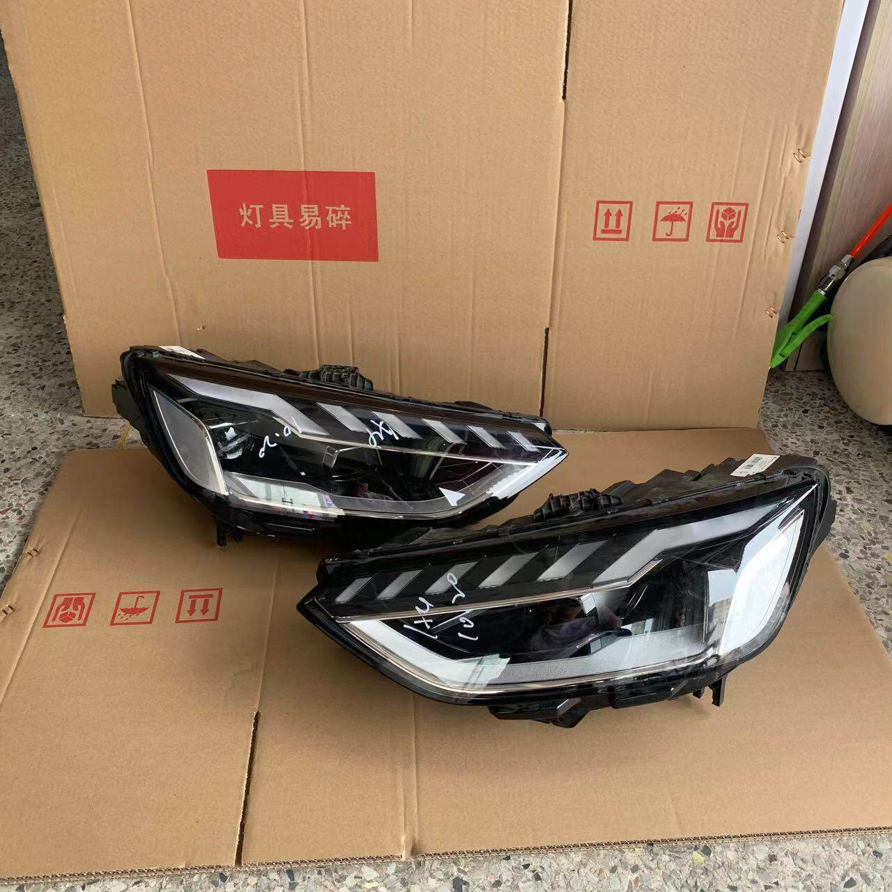 适用于20-23款奥迪a4l大灯总成低升高配b10改装led双光透镜流水灯