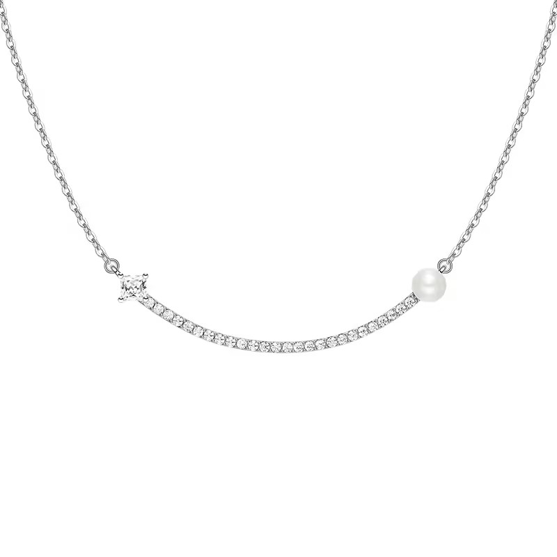 何方微笑平衡锁骨链蝴蝶优雅气质