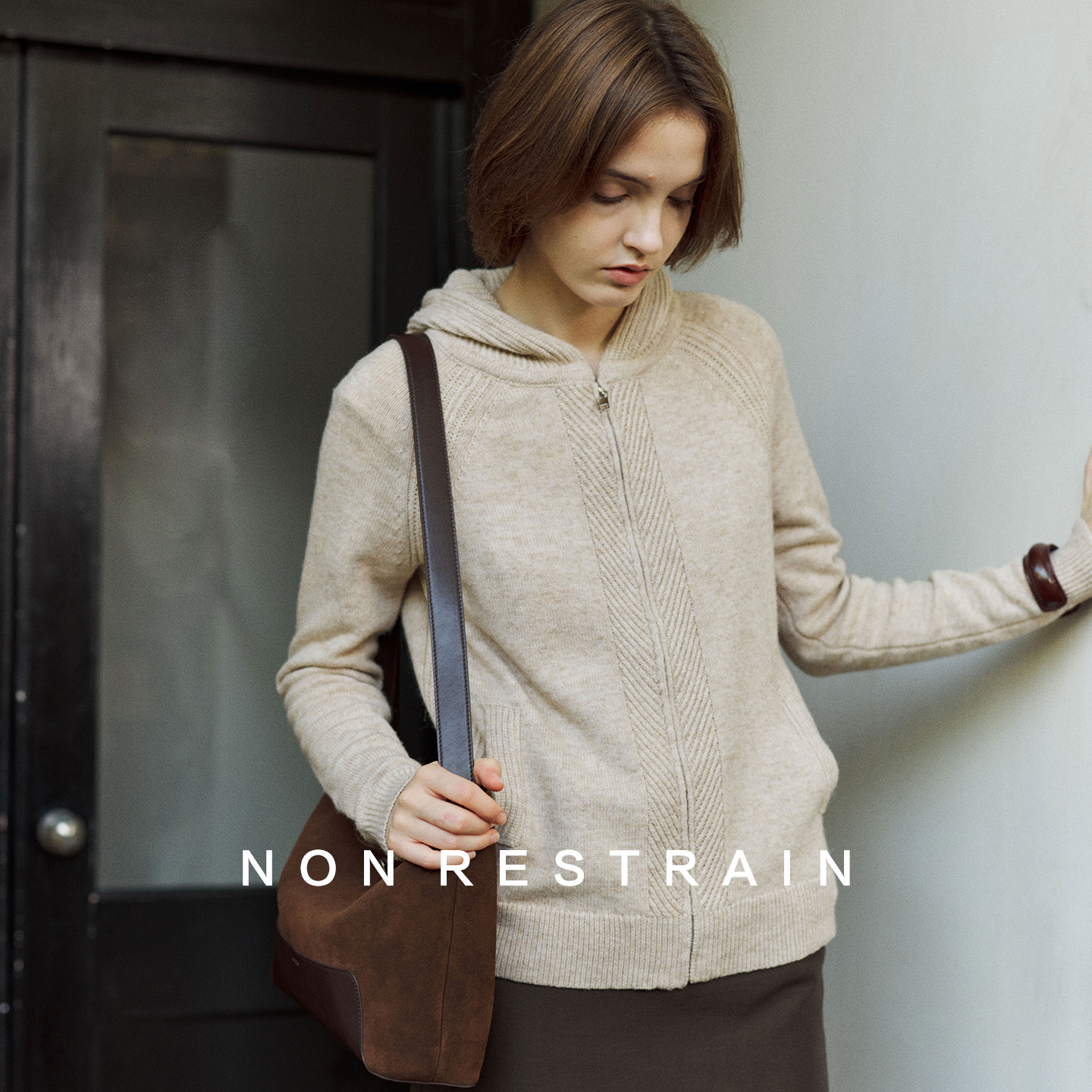 NON RESTRAIN高级感修身羊毛针织开衫女休闲拉链短款连帽毛衣外套