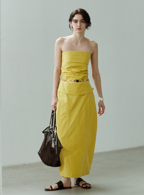 NON RESTRAIN法式露肩褶皱抹胸上衣女高腰显瘦茧型花苞半身裙套装