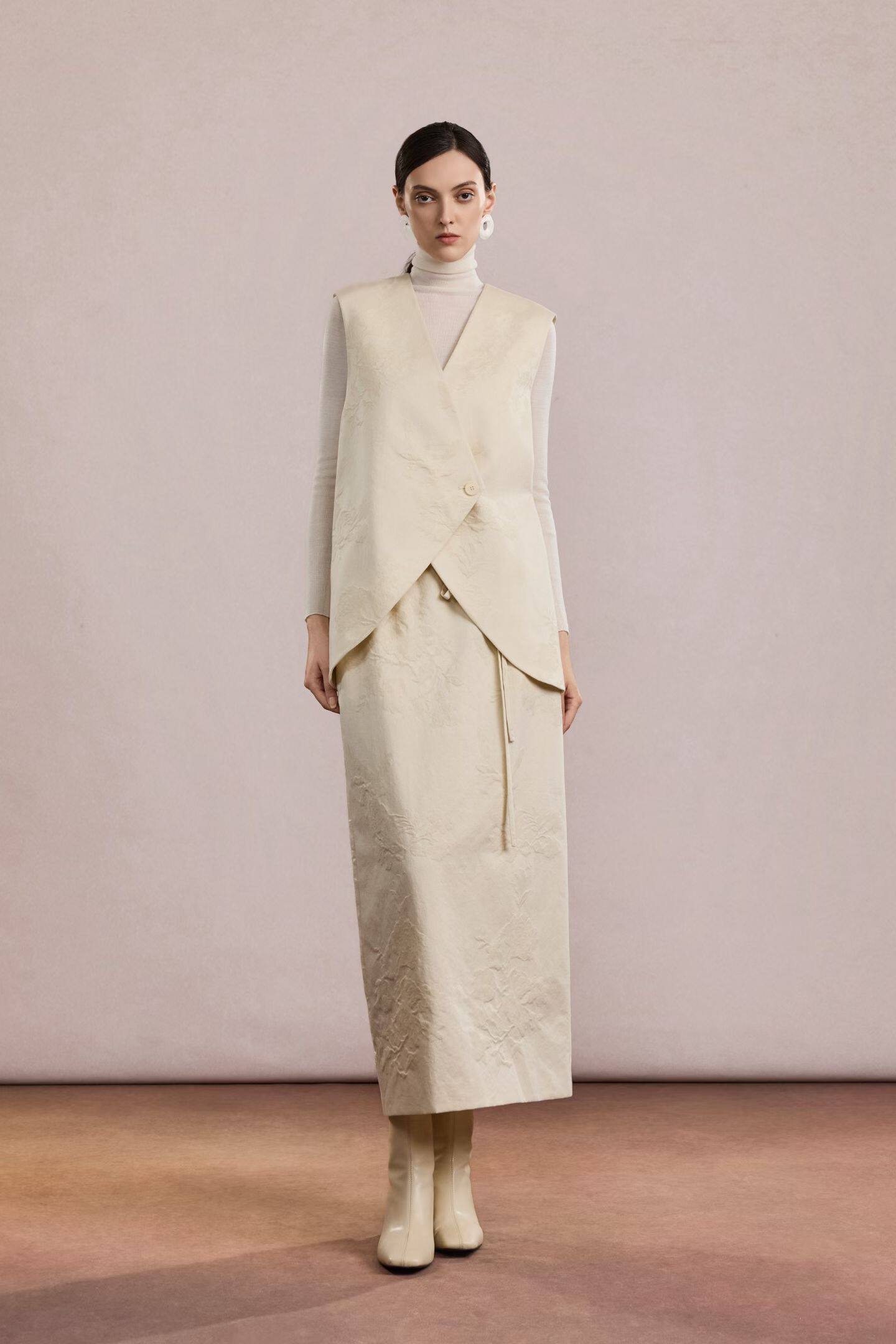 海燕家高端系列 浮雕慵懒柔软棉毛马甲半裙套装M1175