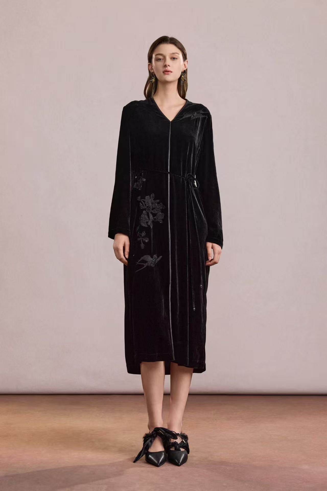 海燕家新款 修身显瘦V领花鸟刺绣钉珠100桑蚕丝丝绒连衣裙L008对