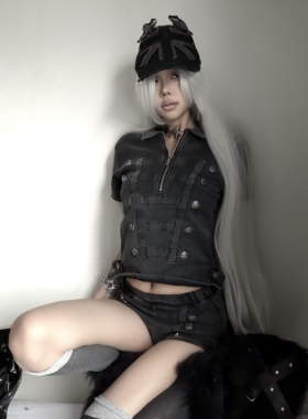 Ezwik Rex拿破仑宫廷修身版polo衫亚文化视觉系短裤热裤女裤