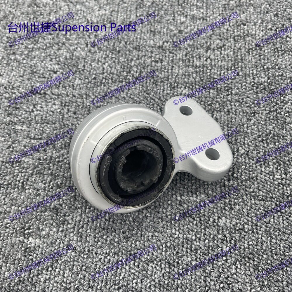 适用宝马E46320i323Ci323i前下控制臂胶套衬套三角臂吊耳