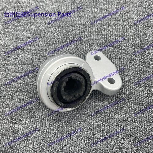 适用宝马E46320i323Ci323i前下控制臂胶套衬套三角臂吊耳
