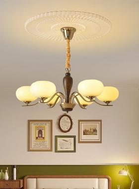 吊灯客厅灯中古轻奢魔豆灯法式高档餐厅灯美式复古胡桃木大厅灯具