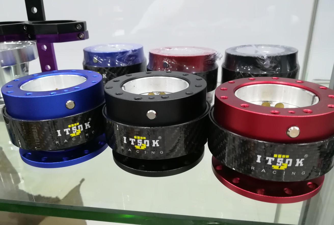 通用改装方向盘快拆器带安全锁垫高小按钮解锁碳纤1t器坚固赛车