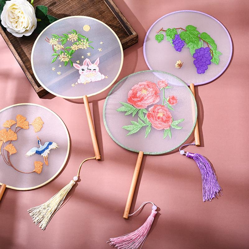 团扇古风扇子儿童夏天半透明古装汉服旗袍刺绣长柄流苏舞蹈扇宫扇