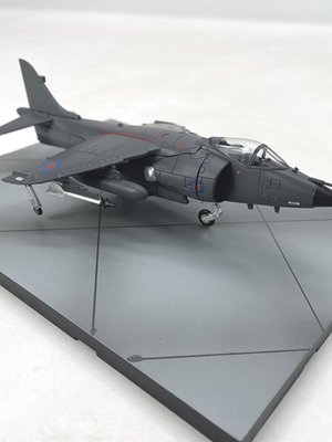 L1：72英国垂直升降Harrier Jet鹞式战斗机仿真合金飞机模型成品