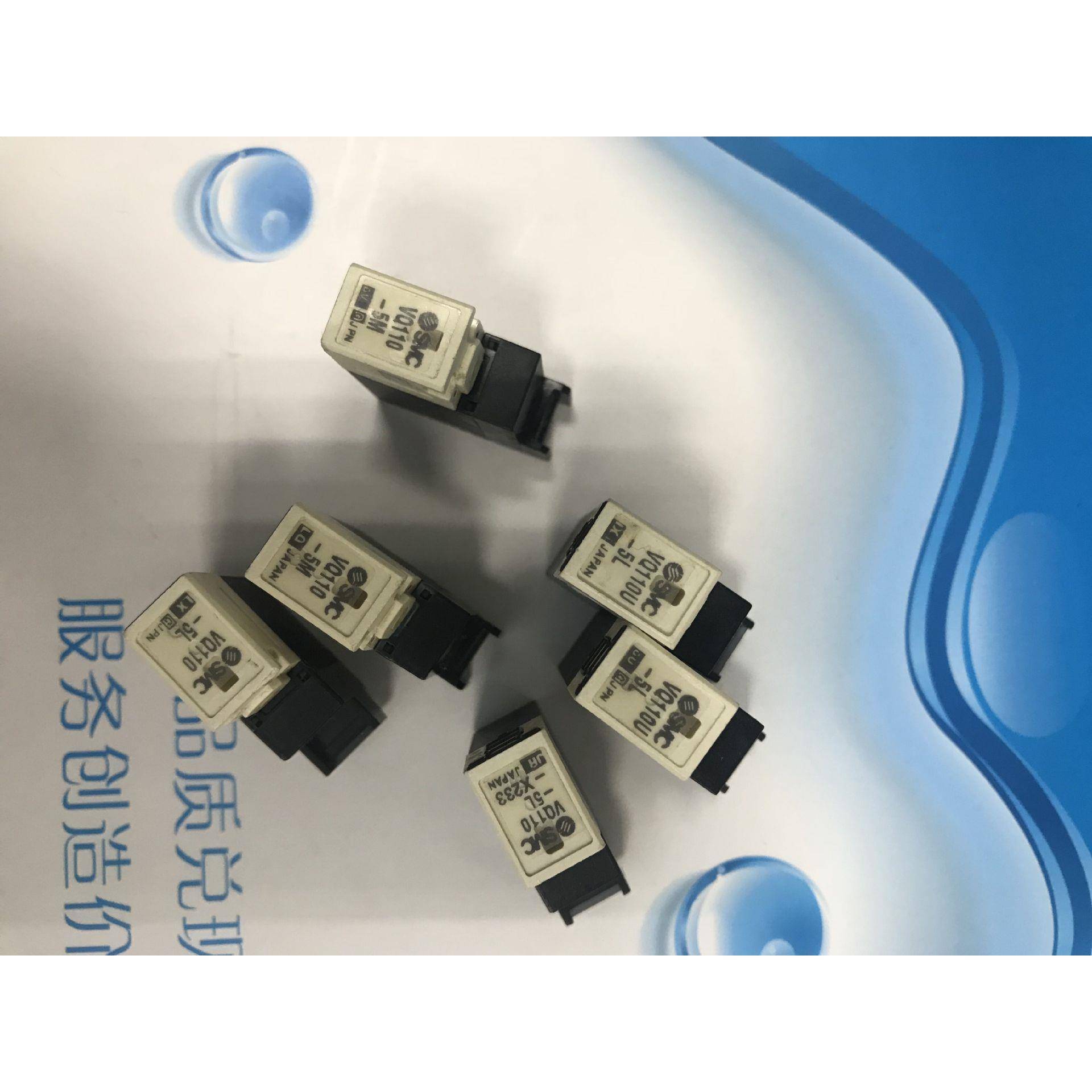 SMC小型电磁阀VQ110-5M/VQ110U-5M/VQ110-5L/VQ110U-5L-X233实图