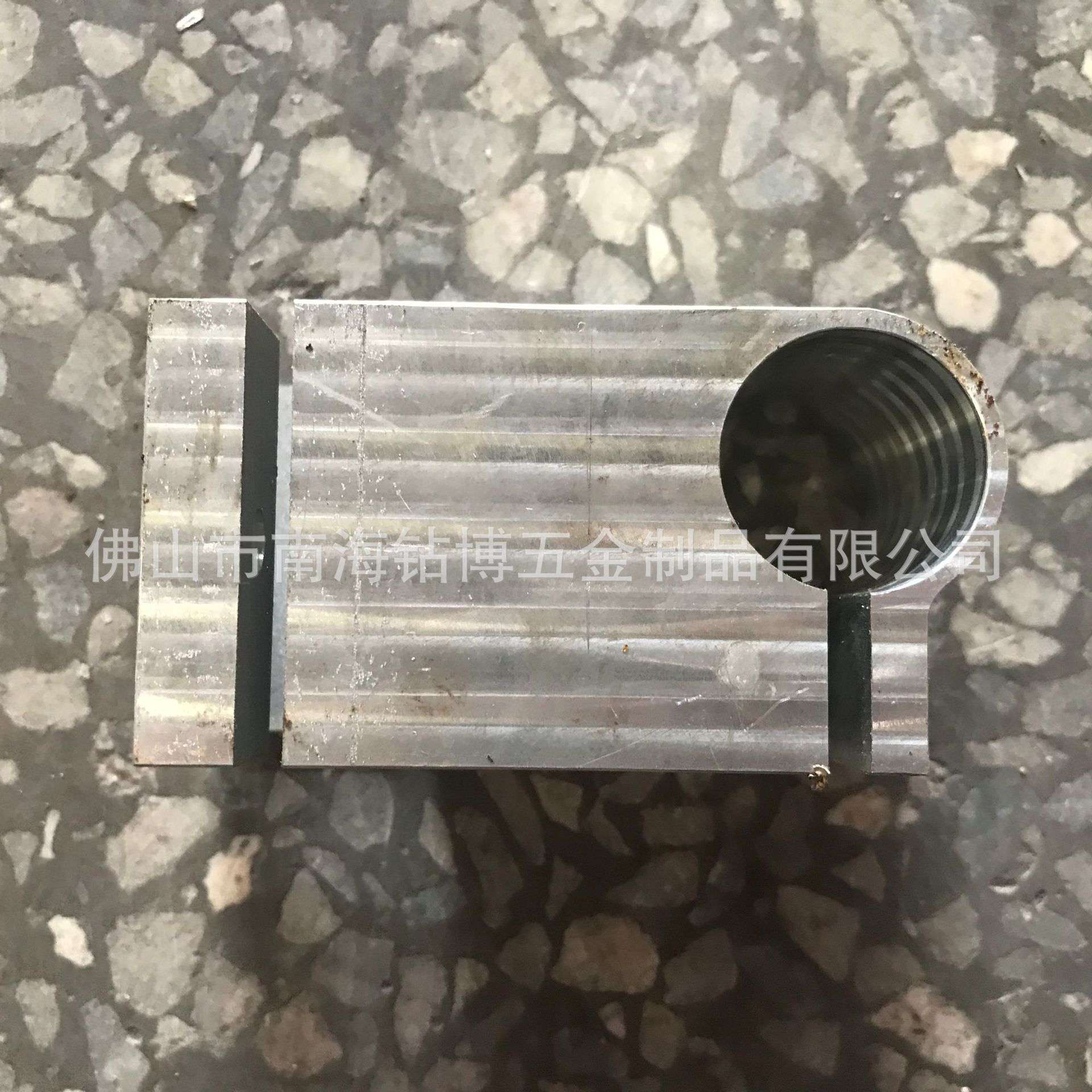 新款双向管夹，数控CNC深加工，喷砂氧化