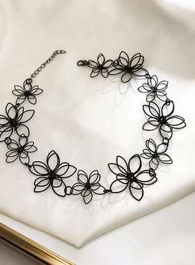 黑色重金属花朵颈链女短款质感显脸瘦锁骨链网红气质百搭性感项圈