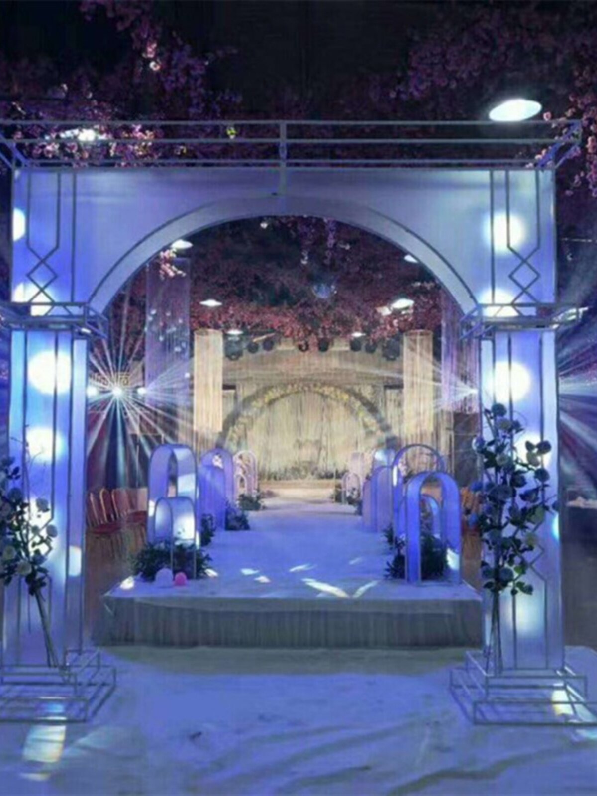 新款婚庆阳光板拱门定制背景铁艺水晶网格罗马门婚礼舞台布置道具