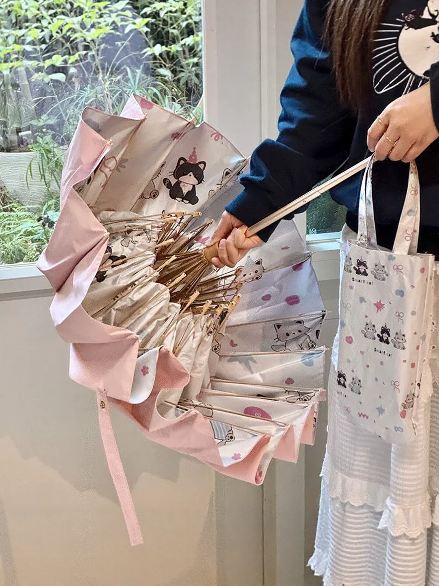 ร่มกันแดดขนาดใหญ่ 16 โครง ลายแมวน่ารัก ใช้งานได้สองแบบทั้งกันแดดและกันฝน ป้องกันรังสียูวีสำหรับนักเรียนหญิง ร่มกันแดดแบบพับได้
