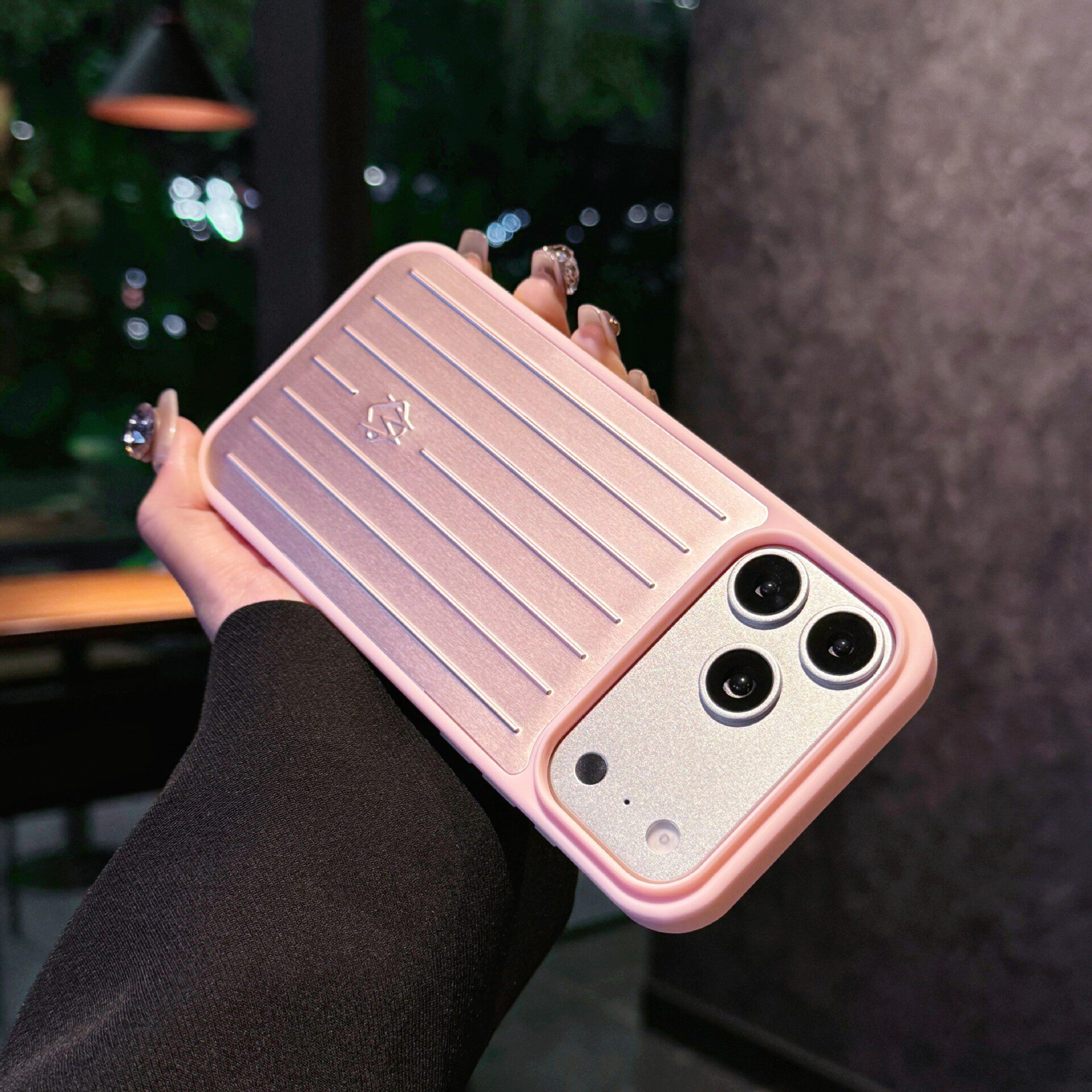 适用iPhone17手机壳日默瓦铝镁合金简约高级感苹果16pro
