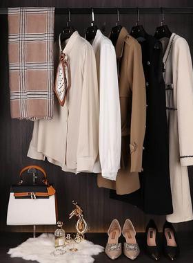 现代简约样板房衣帽间衣柜软装服饰女士衣服礼服包包高跟鞋手拿包