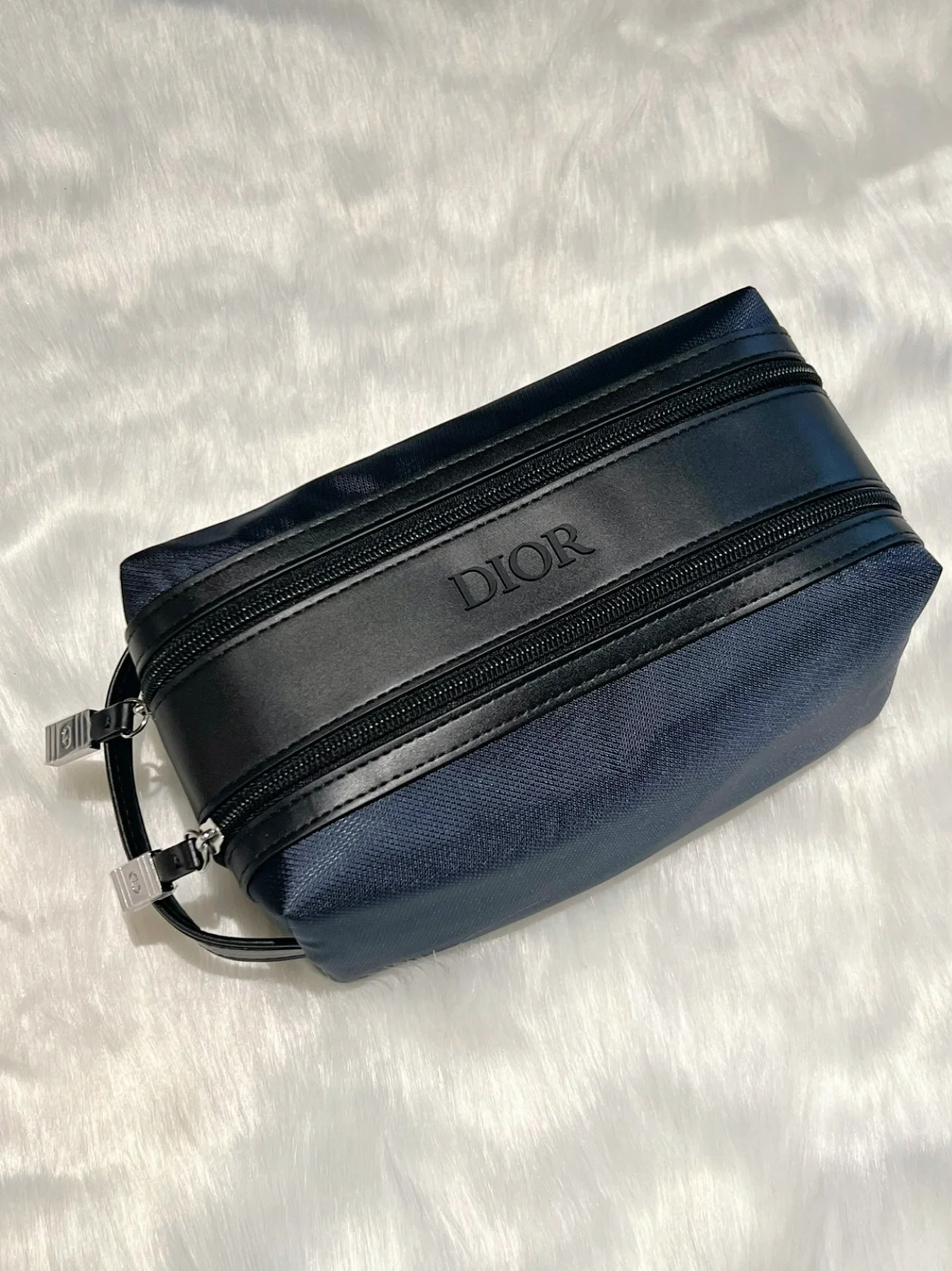 thumbnail for Counter giveaway cosmetic bag 2024 new women's handy hand to increase the capacity of the double-layer partition washing and storage bag