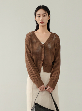 AIRIQI奥莱女装V领针织衫复古慵懒极简大气短款开衫BZ41KS424