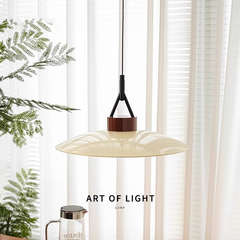 奶油风餐厅吊灯法式中古高级感吧台灯现代简约设计感复古飞碟吊灯