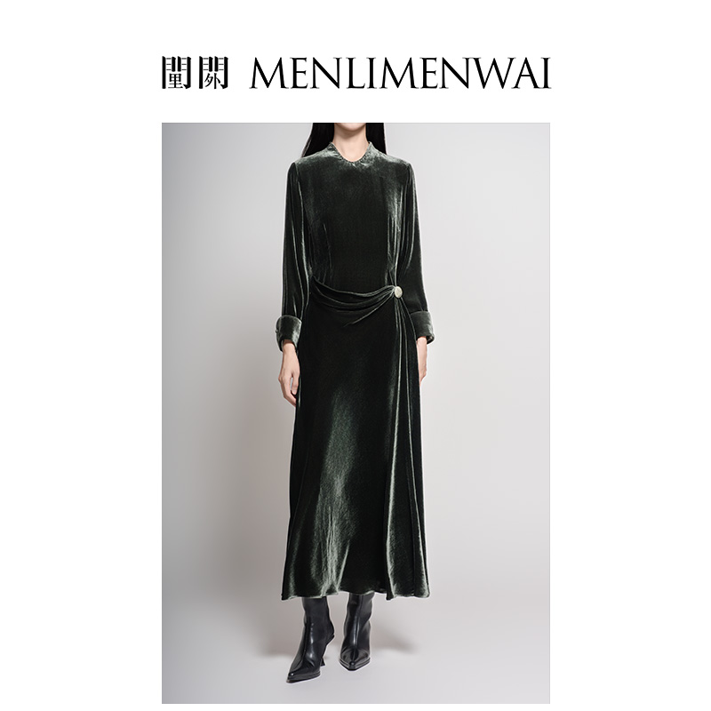 深绿色真丝丝绒连衣裙