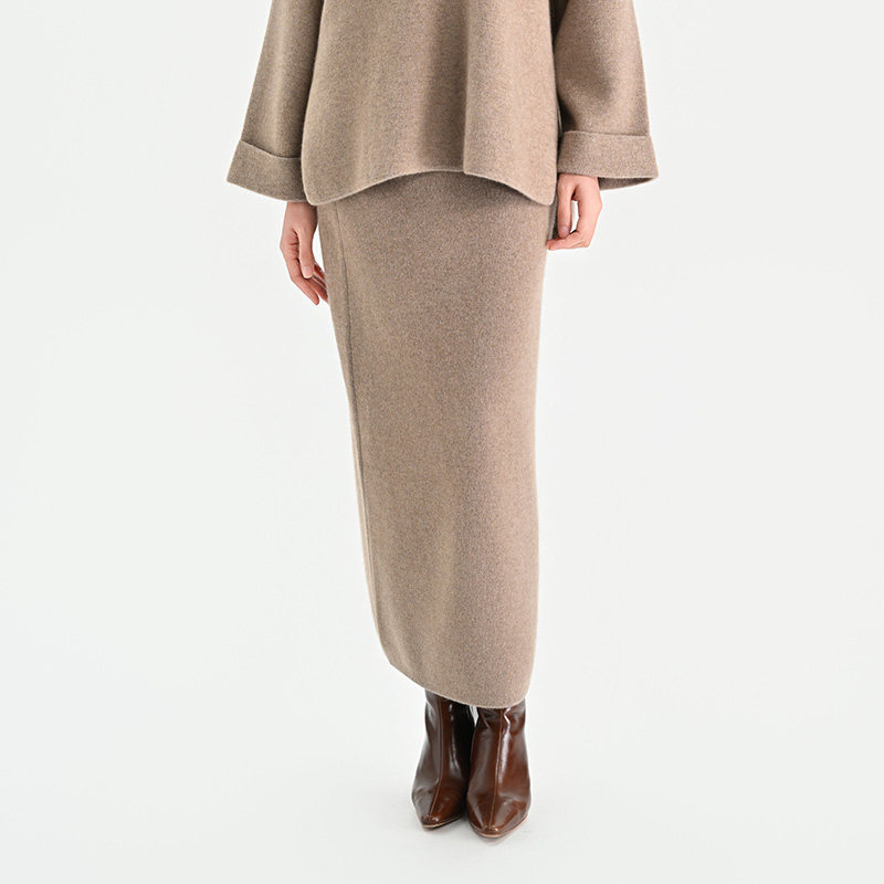 门里门外白色/浅驼/浅咖色纯羊绒后开叉半裙25B95181