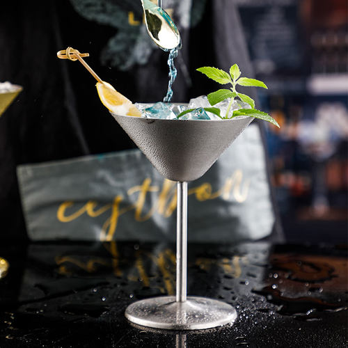 不锈钢马天尼杯金属鸡尾酒杯三角杯创意高脚杯子酒吧红酒杯调酒杯