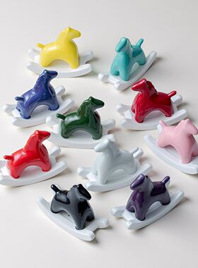 墨己现代创意陶瓷摇摇马摆件茶几茶宠摆设书房书桌卧室电视柜饰品