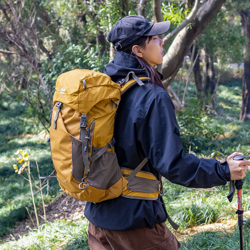 户外徒步登山包女40升悬浮背负专业轻量化背包防水轻便旅行双肩包