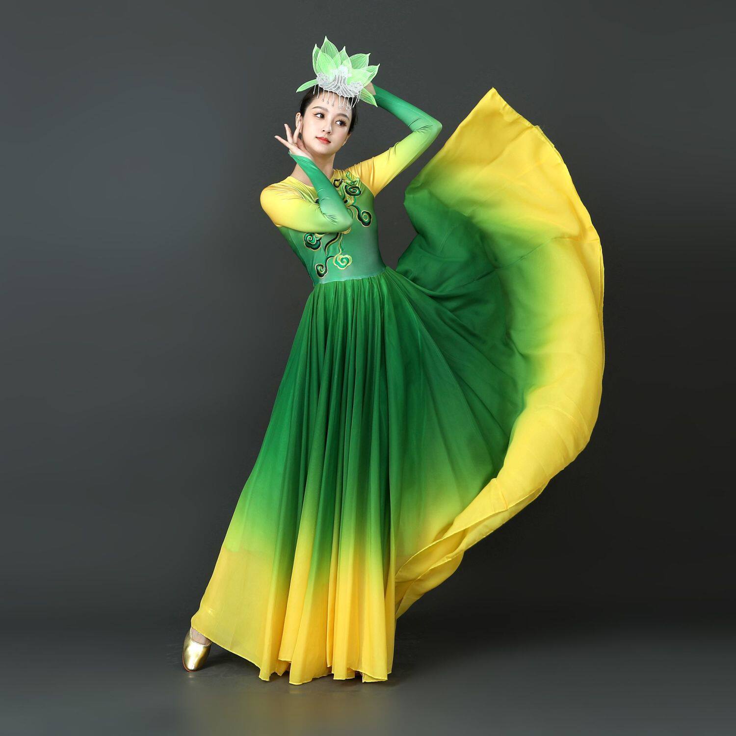 新款圆领雪纺开场舞演出服装飘逸民族表演服成人艺考渐变色大摆裙