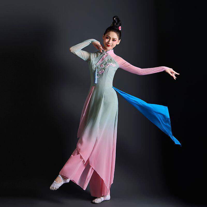 淡妆浓抹总相宜舞蹈服装女古典舞艺考演出服胶州秧歌团扇