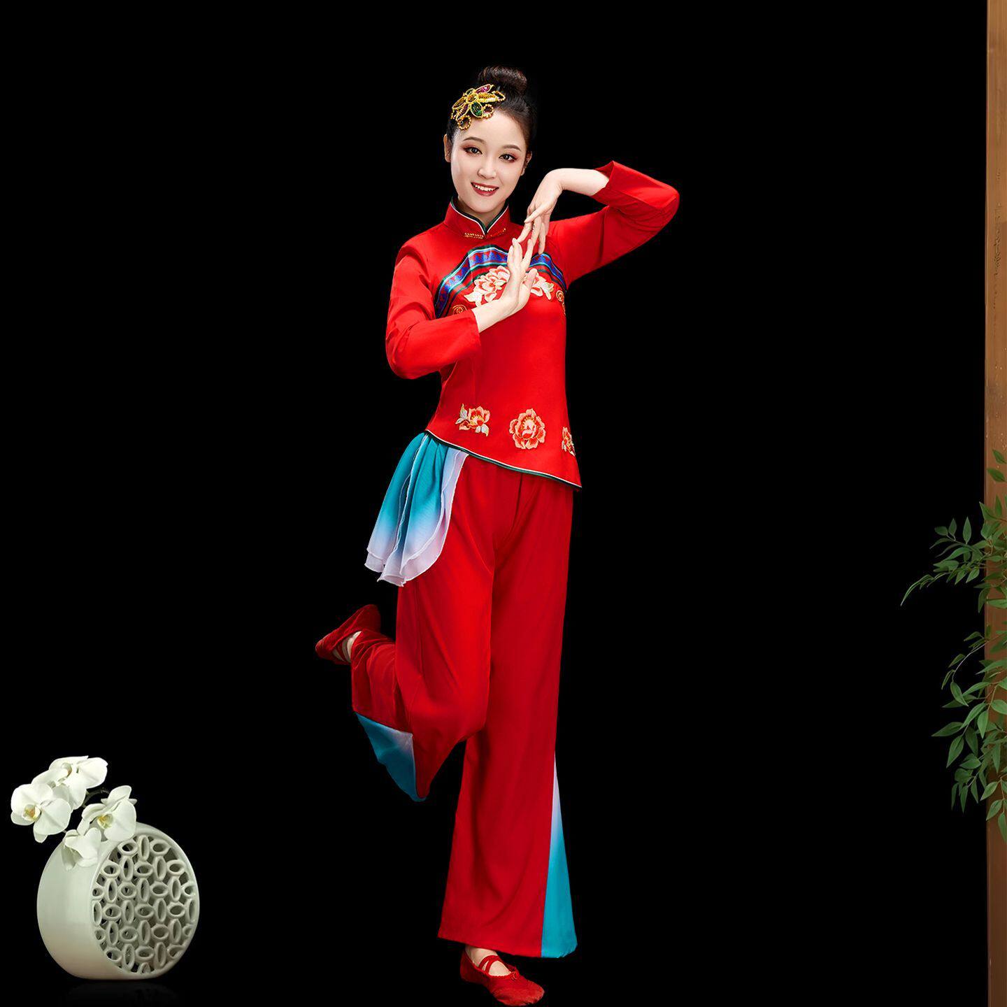 秧歌服女新款套装扇子舞蹈演出服腰鼓广场舞服装民族表演跳舞衣服