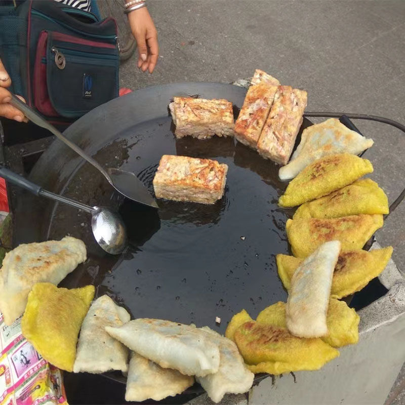 老式铸铁葱油饼煎锅摆摊生煎包专用煎饼平底大铁锅商用烙饼烤肠