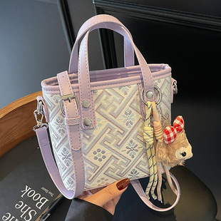 民族风万吉纹手提水桶包高级感国风轻奢百搭单肩斜挎包女 2025新款