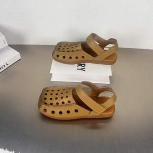 软底防滑沙滩罗马鞋 平底牛皮复古洞洞鞋 包头凉拖鞋 女2025夏季 新款